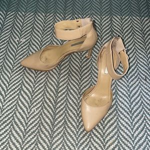 BCBG D’Orsay Pumps